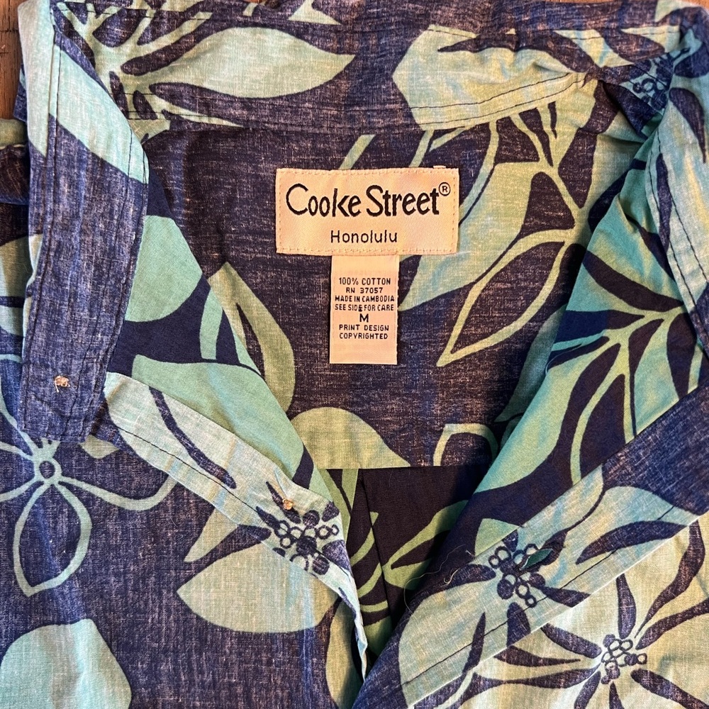 Cooke Street Honolulu men’s Hawaiian shirt sz Med all cotton - vintage